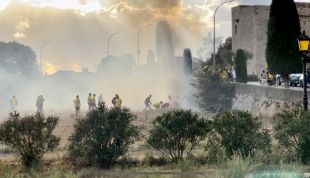 Ensurt a la cercavila de la Festa Major de Pals que ha acabat amb un incendi