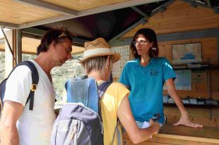 47 informadors consciencien als parcs naturals de com actuar en espais protegits