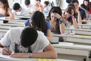 2.700 estudiants faran la Selectivitat a les comarques gironines, un 5% més que el 2011