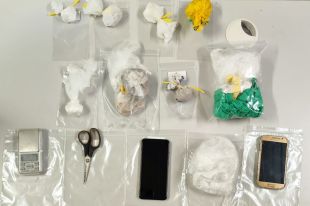Enxampen un home que desenterrava un mitjó ple de droga a Cantallops