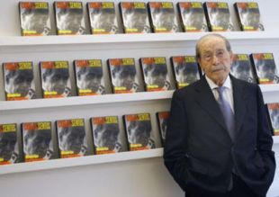 La majoria de mitjans catalans han minimitzat el passat franquista de Carlos Sentís