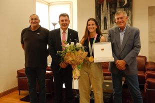 La Diputació de Girona homenatja Laia Codina pel títol de campiona del món de futbol