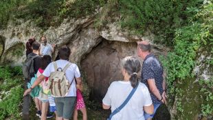 Més de 2.000 persones han visitat les coves de Serinyà aquest estiu