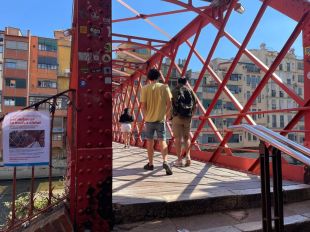 Girona netejarà i repintarà el pont de les Peixateries Velles