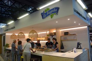 Olot adjudica a la Fageda ''la Granja'' del mercat municipal