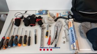 Quatre detinguts acusats de robatoris amb força en dos habitatges de Ripoll