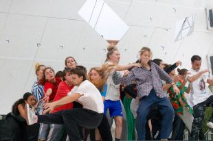 La plaça U d'Octubre de Girona acollirà l'espectacle de dansa Face T(W)O del Temporada Alta