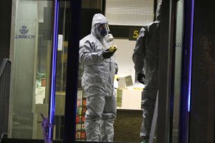 Un home llença gas pebre dins de l'oficina de Correus de Girona i deixa 12 ferits lleus