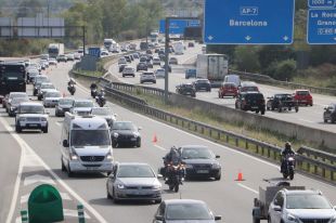465.000 vehicles han sortit de Barcelona en l'operació sortida del pont del Pilar