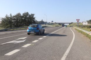 Mor un ciclista desequilibrat per un cotxe i atropellat per un altre a Pedret i Marzà