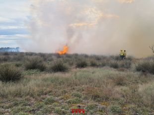 Incendi de vegetació forestal a Sant Pere Pescador
