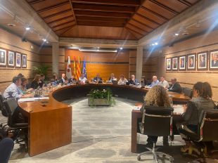 Roses aprova l'increment d'un 50% de la taxa de recollida d'escombraries