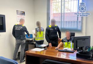 Detingut el líder d'una xarxa que empadronava estrangers i concertava matrimonis fraudulents a Girona