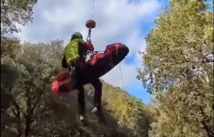 Rescaten amb helicòpter un ciclista ferit al Coll de la Barcadura de la Vall de Bianya