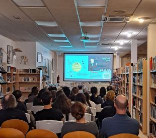 Arrenca el segon BiblioSTEAM per apropar el coneixement científic als usuaris de les biblioteques