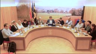 Vidreres congela la majoria de taxes i puja el cost de les escombraries als habitatges turístics