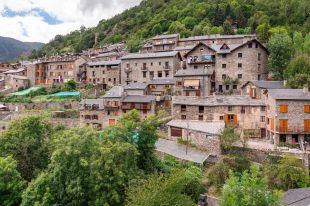 Queralbs vol posar una xarxa de calor amb biomassa al nucli urbà