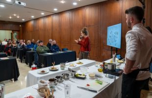 Lloret forma als seus restauradors per oferir aliments sans i sostenibles als infants