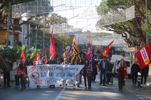 Treballadors de la residència Bellamar de Platja d'Aro protesten pel tracte ''degradant'' de la direcció