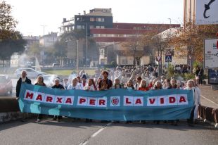 500 persones participen en una marxa a Girona en suport a les mares israelianes i palestines