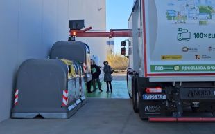 L'Alt Empordà estrena el primer camió elèctric d'escombraries de l'Estat