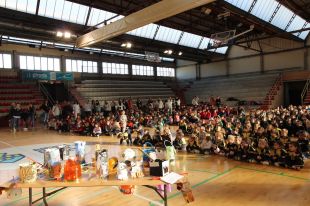 1.500 infants participen a Girona en la 30a edició del concurs ''Fem el fanalet''