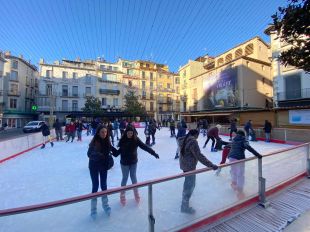 Olot inaugura la pista de gel que compta amb un 70% d'aigua regenerada