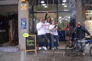 L'administració del carrer de la Creu de Girona esclata de joia al vendre un dècim de la Grossa