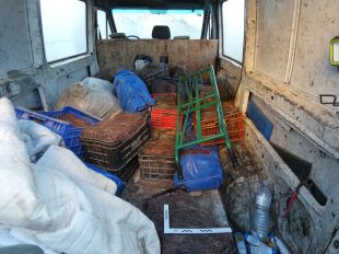 Detenen cinc homes a Navata per robar cable de coure per vendre