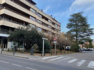 El jardí privat de la plaça Perpinyà de Banyoles passarà a ser d'ús públic