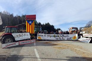 Nova protesta dels agricultors francesos a la frontera que tallen 20 quilòmetres de l'AP-7 
