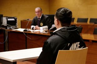 Un acusat de violar una nena de 14 anys a Girona amb ''submissió química'' nega conèixer la víctima