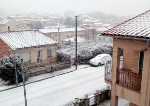La neu fa acte de presència a cotes baixes a la comarca de la Selva