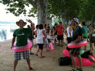 La policia frustra el bany reivindicatiu que estava previst a l'Estany de Banyoles