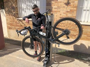 Torroella instal·larà cinc estacions d'autoreparació de bicicletes i càrrega elèctrica