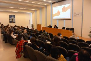 La UdG elabora un manual de bones pràctiques per a professionals especialitzats en delictes d'odi