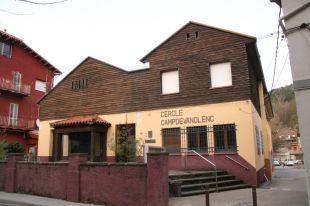 L'ateneu de Campdevànol busca finançament per reformar l'edifici datat del 1917