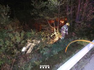 Cau per un marge un cotxe que circulava per la GI-555 a Sant Hilari Sacalm