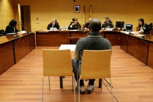Jutgen un acusat de fer tocaments a una nena de 13 anys a Figueres