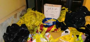 Jutgen set acusats de deixar vàters i llaços grocs a casa d'independentistes per ''ridiculitzar-los públicament''