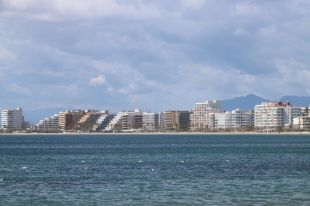 Roses i Castelló d'Empúries celebren la instal·lació de dessalinitzadores mòbils aquest estiu