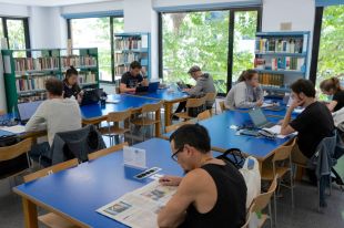 Les biblioteques gironines oferiran 320 activitats formatives fins al juny de 2025