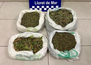 Se'ls espatlla el cotxe a Lloret de Mar i els hi troben un quilo i mig de marihuana a dins