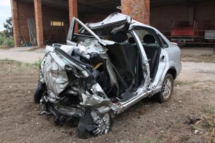 Un mort en un xoc frontal entre un camió i un cotxe a la N-II a Vilademuls 