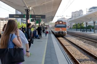 La línia de Rodalies entre Barcelona i Portbou ja acumula 243 dies amb incidències