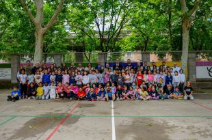 Un centenar d'alumnes del Joan Bruguera de Girona descobreixen el rugbi de la mà de l'USAP