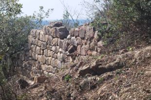 El projecte d'un parc eòlic posa en risc un jaciment medieval mai excavat a la Jonquera
