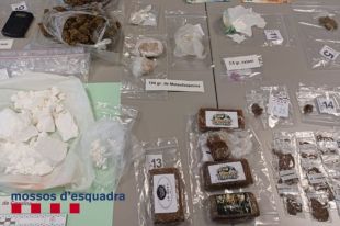 Detinguts tres traficants a Llançà que venien droga a peu de carrer i distribuïen a domicili en patinet