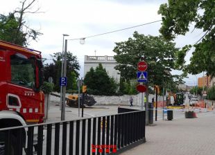 Operaris d'una empresa de telefonia provoquen una fuita de gas a Figueres