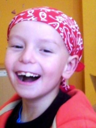Una família de Banyoles cerca donants de medul·la òssia per salvar al seu fill de 6 anys 